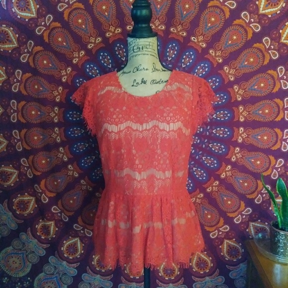 Anthropologie Maeve Coral Lace Peplum Top - Picture 2 of 3